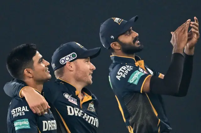 மும்பை இந்தியன்ஸ் vs குஜராத் டைட்டன்ஸ்