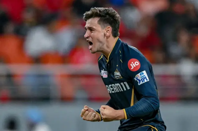 ஐபிஎல் மெகா ஏலம், சிஎஸ்கே, தோனி