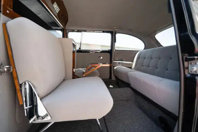 جان وین، هنرپیشه آمریکایی با این لیموزین در سال ۱۹۷۹ به مراسم اسکار رفت