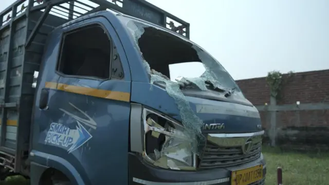 घटना के बाद कई मुसलमानों के घरों और दुकानों में आग लगा दी गई