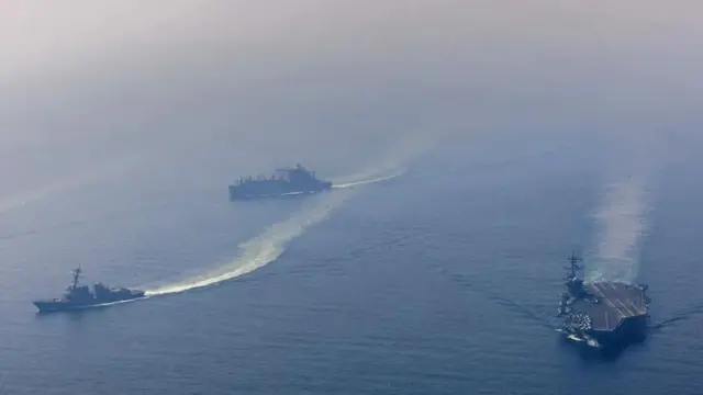 Mnamo Februari jeshi la Marekani lilitoa picha ya kundi la meli za kivita za Lincoln katika Bahari ya Arabia. 