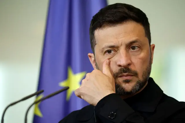 Tổng thống Ukraine Volodymyr Zelensky là người trực tiếp giám sát chiến dịch Tổng thống Ukraine Volodymyr Zelensky là người trực tiếp giám sát chiến dịch