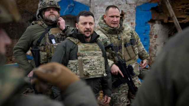 Володимир Зеленський, військові