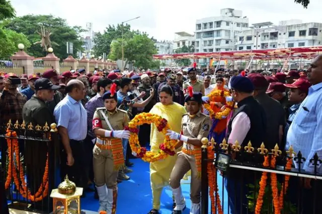 રિવાબા જાડેજા પૂનમ માડમ