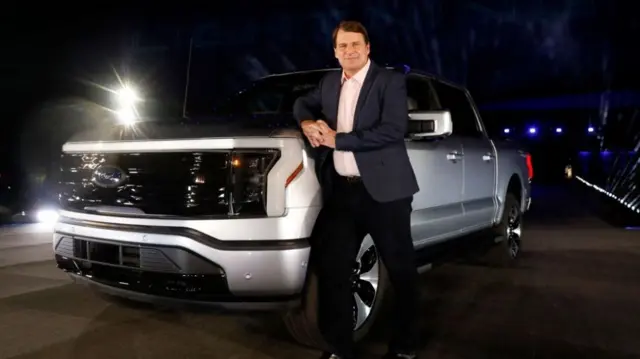 جیمز فارلی، مدیر فورد می‌گوید مسیر کارخانه برای ساخت ماشینهای الکتریکی پر دستانداز خواهد بود