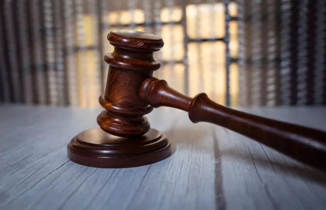 या जमिनीबाबत वन संरक्षण कायद्याचे उल्लंघन झाल्याची तक्रार करून 'नागरी चेतना मंचा'ने रिट याचिका दाखल केली होती.