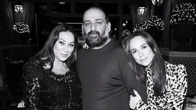 Тимур Міндіч із тещею Аллою Вербер (ліворуч) та дружиною Катериною Вербер (праворуч), 2017 рік