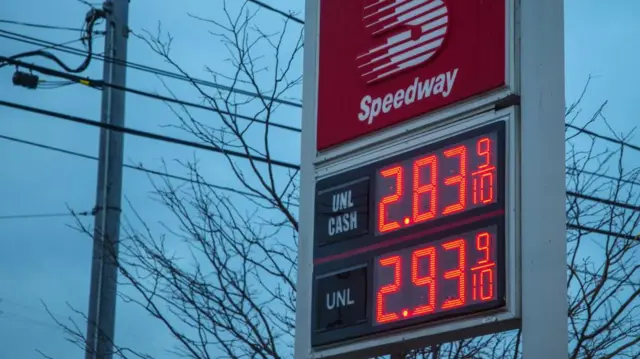 বছরখানেক ধরে জ্বলানির দাম নিয়ে মার্কিন জনগণ নাখোশ