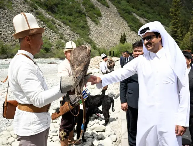 Катар эмиринин урматына уюшулган маданий программадан бир көрүнүш