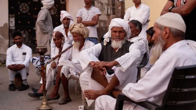 নুহ জেলায় ওয়ারিসের গ্রামের বাড়ি