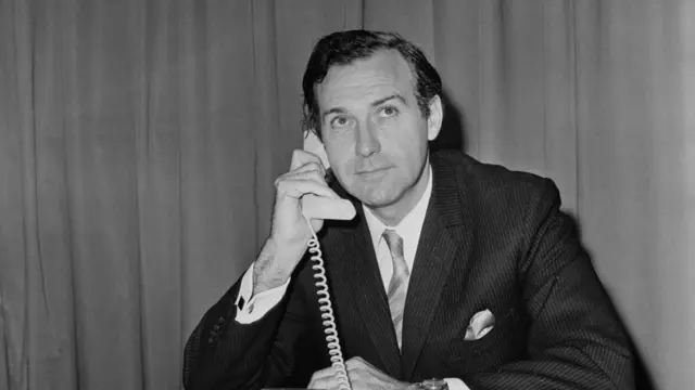 জন স্টোনহাউসের কর্মজীবন বেশ সফল ছিল। 