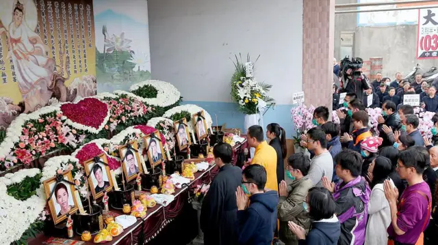台湾桃园新屋保龄球馆大火造成蔡长融、陈彦茗、陈凤翔、曾重仁、谢君杰、张桂彰等6名消防员殉职。