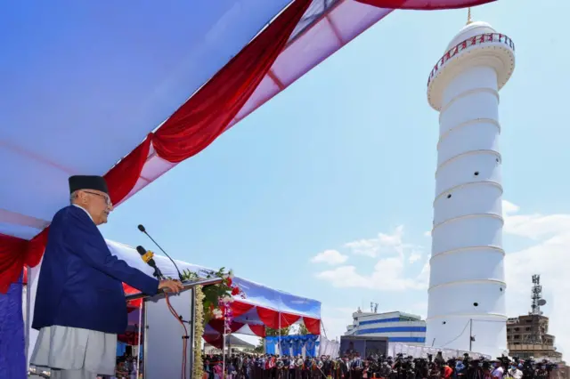 धरहरा पुनर्निर्माण अभियानको घोषणा ओली स्वयंले गरेका थिए