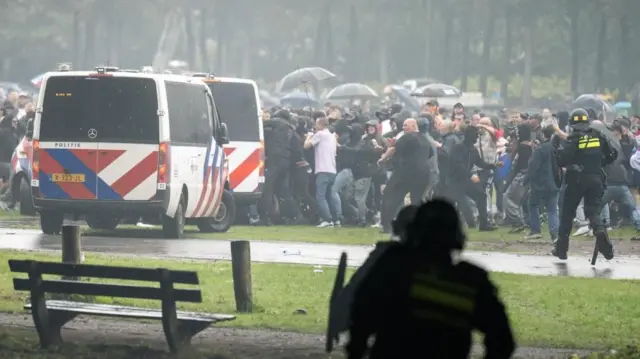 Dutch police clash with anti-immigration protesters