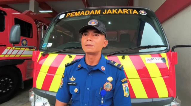 Anggota Pemadam Kebakaran Sektor Tebet, Thorikul Huda pada Kamis (20/11).