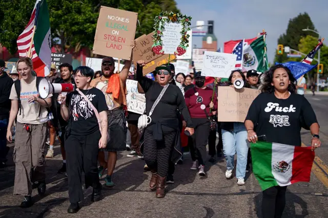 Una protesta contra las redadas en Los Ángeles