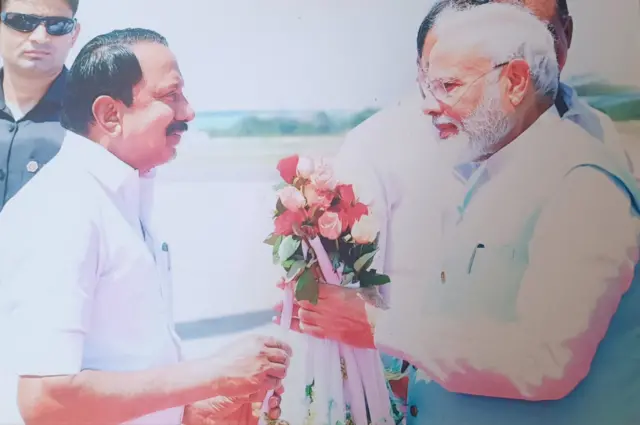 பிரதமர் மோதியுடன் செங்கோட்டையன் 