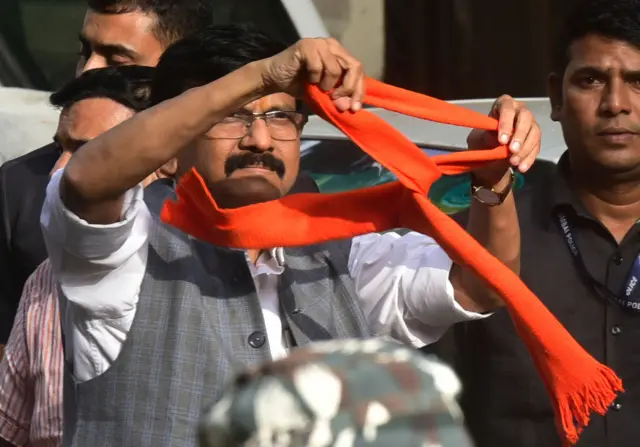 आज उद्धव ठाकरे आणि शरद पवार यांची भेट घेणार. मी काही दिवसात पंतप्रधान आणि गृहमंत्र्यांनाही भेटणार आहे. तसंच उपमुख्यमंत्री देवेंद्र फडणवीस यांनाही भेटणार आहे. ते घटनात्मक पदावर आहेत मग त्यांना भेटलं तर काय हरकत आहे. मी ईडी विरोधात बोलणार नाही. माझ्या मनात कोणाही विषयी काही नाही. देवेंद्र फडणवीस यांनी काही निर्णय चांगले घेतले आहेत.