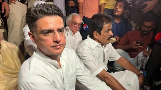 காங்கிரஸ் தலைவர்கள் சச்சின் பைலட் மற்றும் கே.சி. வேணுகோபால்
