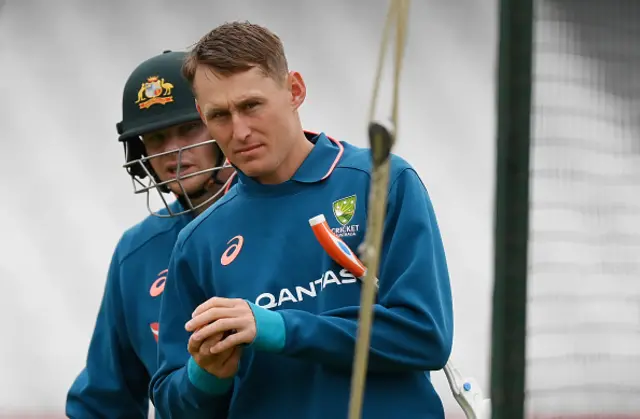 ICC ටෙස්ට් ශ්‍රේණිගත කිරීම් වලට අනුව අංක එකේ පිතිකරුවා ලෙස මාර්නෙස් ලැබෂේන් පත්ව සිටින අතර අංක 03 ස්ථානයේ පසුවන්නේ ස්ටීව් ස්මිත්ය.