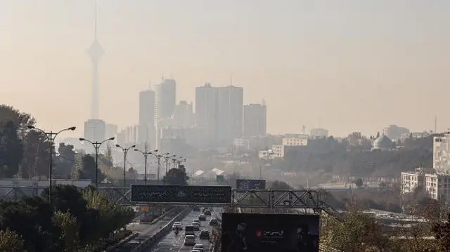 در برخی از شهرهای استان تهران مدارس و دانشگاه‌ها تعطیل شده و اجازه صدور دورکاری صادر شده است