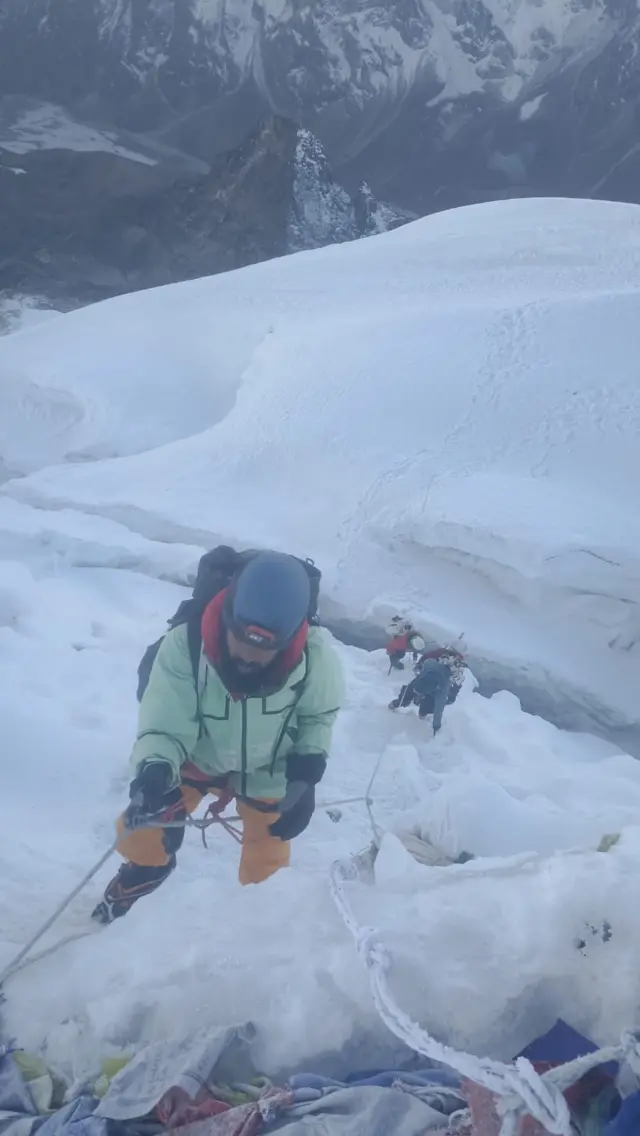 উচ্চতার সাথে মানিয়ে নিতে বেশ লম্বা সময় অপেক্ষা করতে হয় বাবর আলীকে।
