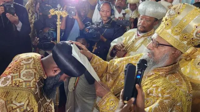 Men onamning anusiga kirib keldim Men onamning anusiga kirib keldim