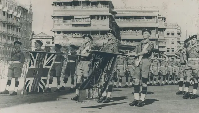 గేట్ వే ఆఫ్ ఇండియా, బ్రిటిషర్లు, ముంబయి, బొంబాయి, ఇండియన్ నేవీ, ఫ్యాషన్ షో, తాజ్‌మహల్ హోటల్