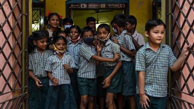 சென்னையில் உள்ள பள்ளிக்கூடங்களுக்கு மிரட்டல் விட்ட நபரை கண்டுபிடிப்பதில் என்ன சிக்கல்?