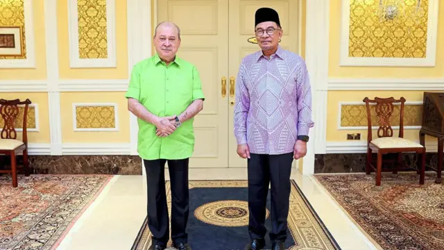 ملك ماليزيا ورئيس الوزراء 