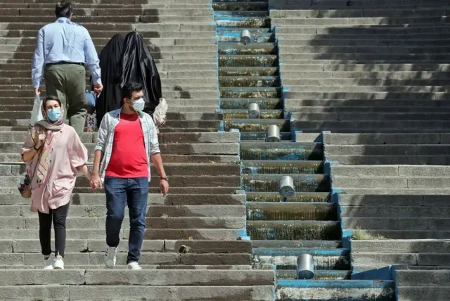 مردم در سفر و اماکن تفریحی