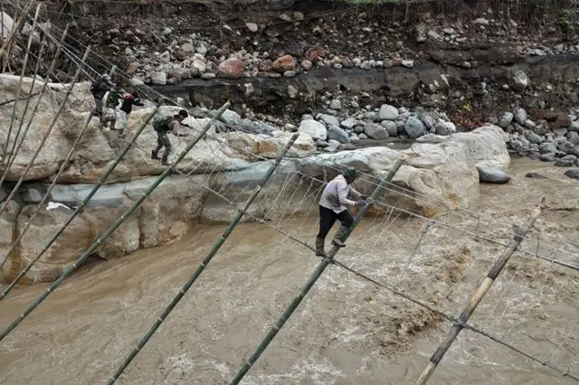 Desa Bergang Kecamatan Ketol, Kabupaten Aceh Tengah dan Desa Simpang Rahmat, Gajah Putih, Kabupaten Bener Meriah