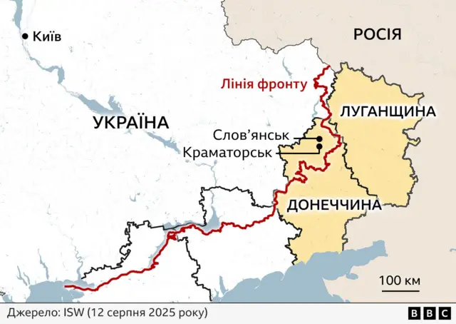 Карта сходу України, на якій червоним позначена лінія фронту, а також частково окуповані області – Луганська, Донецька, Запорізька та Херсонська. У Донецький області позначені Словʼянськ і Краматорськ
