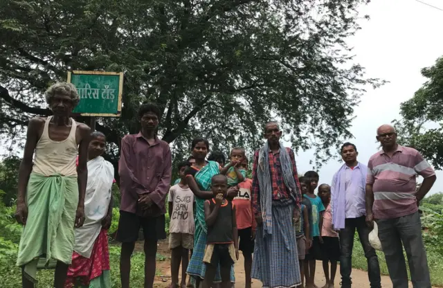 बारिसटांड़ के ग्रामीण अपनी ज़मीनें वापस चाहते हैं