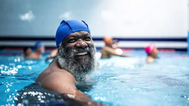 በተለያዩ አካላዊ እና አእምሯዊ እንቅስቃሴዎች ውስጥ ይሳተፋሉ