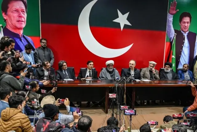 পিটিআই ও সুন্নি ইত্তেহাদের যৌথ সংবাদ সম্মেলন