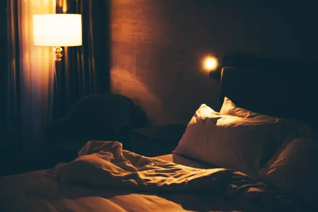 ጸቡቕን እኹል ድቃስ ንምርካብ፡ ጽርየትን ኣተሓሕዛን እንድቅሰሉ ዓራትን መደቀሲ ክፍልን ምሕላው ኣገዳሲ'ዩ