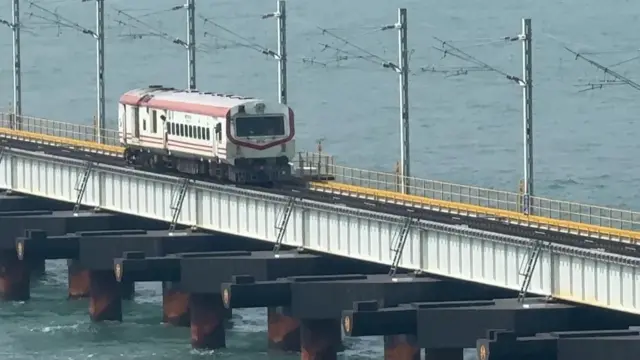 ரயில் ஓட்டுநர்கள் பற்றாகுறையால் சிறப்பு ரயில்கள் ரத்து செய்யப்பட்டது உண்மையா? ரயில்வே நிர்வாகம் சொல்வது என்ன?