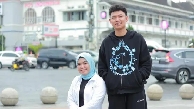 Ully dan Kevin dalam momen bersama.