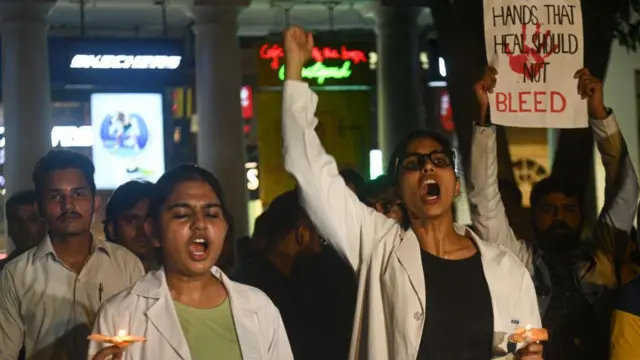 ਸਿਹਤ ਕਰਮੀ ਵਿਰੋਧ ਪ੍ਰਦਰਸ਼ਨ