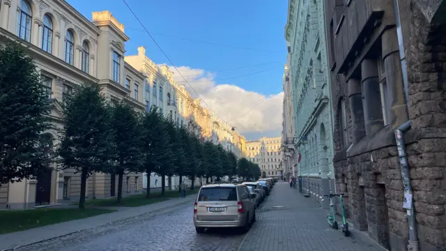 U ulici Alberte nalazi se čitav niz zgrada podizanih u stilu secesije.