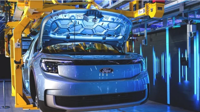 যেসব কোম্পানি ইভি নির্মাণ বাড়ানোর ঘোষণা দিয়েও সরে এসেছে তাদের একটি ফোর্ড