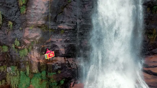 "ඇබඩීන්, ගාට්මෝ, ඹබරකන්ද, බෝඹුරු ඇල්ල වගේ දිය ඇලි 10 කට අධික සංඛ්‍යාවක් ඇබ්සේල් කරන්න හැකියාව ලැබුණා." ඇය කියා සිටියාය.