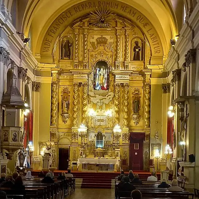 Imagen de la Virgen del Carmen de Cuyo en la Basílica de San Francisco en Mendoza
