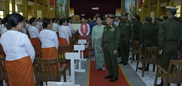 တပ်တွင်းစည်းလုံးညီညွတ်ရေးအလေးထားဆောင်ရွက်ဖို့ နဲ့ လုပ်ဖော်ကိုင်ဖက်အချင်းချင်းရော တပ်မတော်ကိုပါ သစ္စာရှိဖို့ စစ်ကောင်စီဥက္ကဋ္ဌက မှာကြားပါတယ်။