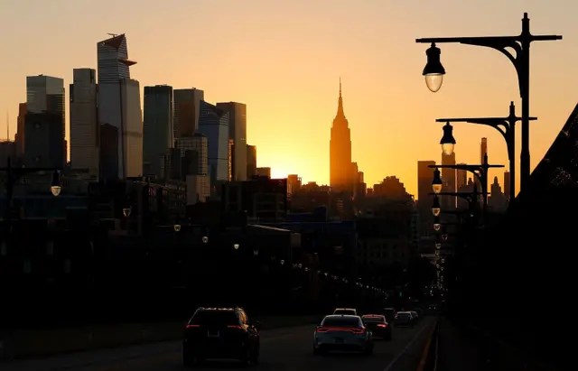 Un atardecer en la ciudad de Nueva York.