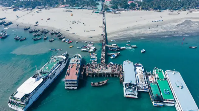 সেন্টমার্টিনে যাতায়াতের পর্যটন জাহাজ চালু হয়নি 