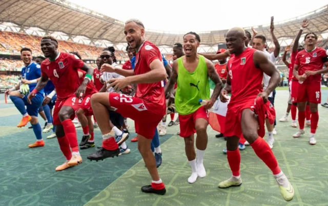 Garee kubbaa miilaa Iquwaatooriyaal Giinii