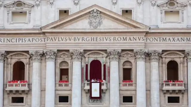 Oge Popu Leo XIV na-agwa ndị Ụka Katọlik gbakọrọ na Vatịkan okwu mbụ ya dịka Popu ọhụrụ.
