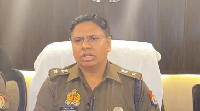 आज़मगढ़ के पुलिस अधीक्षक हेमराज मीणा 